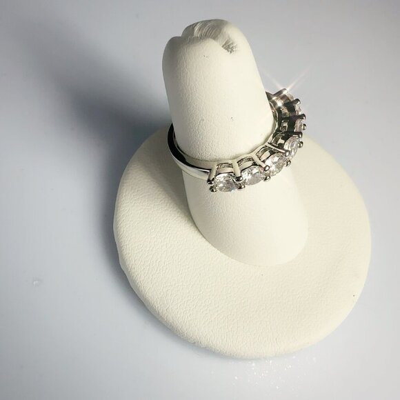 Cubic Zirconia Silver Tone Band Ring Size 7 Fashion Jewelry - Picture 12 of 17